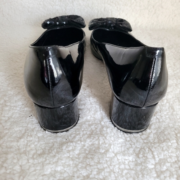 Michael Kors Paris Patent Mid-Heel w/ Sequined Bow size 9M - Picture 3 of 12